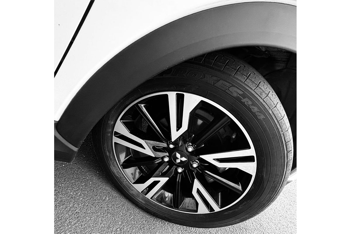 2022 Mitsubishi Eclipse Cross LS YB