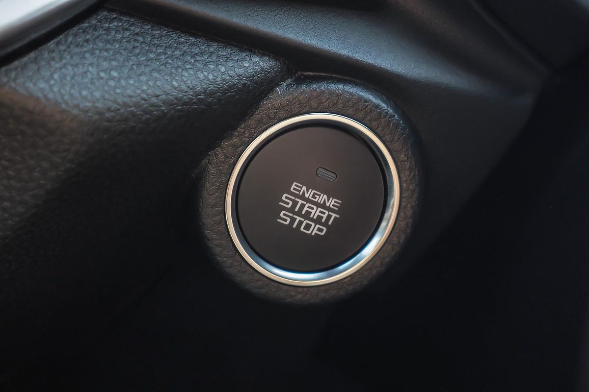 2025 Isuzu MU-X X-TERRAIN