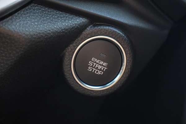 2025 Isuzu MU-X X-TERRAIN