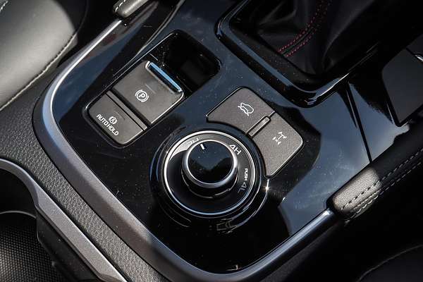 2025 Isuzu MU-X X-TERRAIN