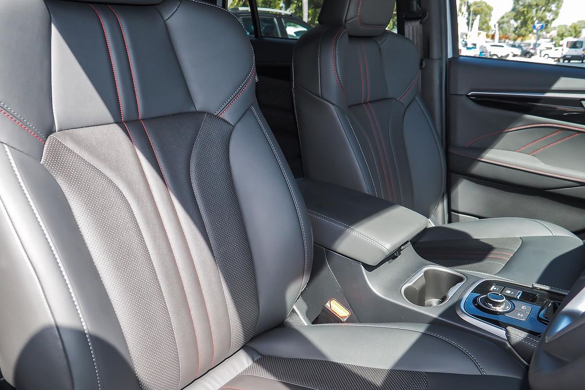 2025 Isuzu MU-X X-TERRAIN