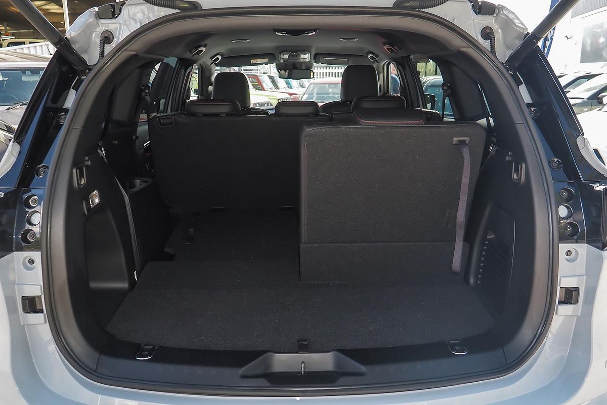 2025 Isuzu MU-X X-TERRAIN