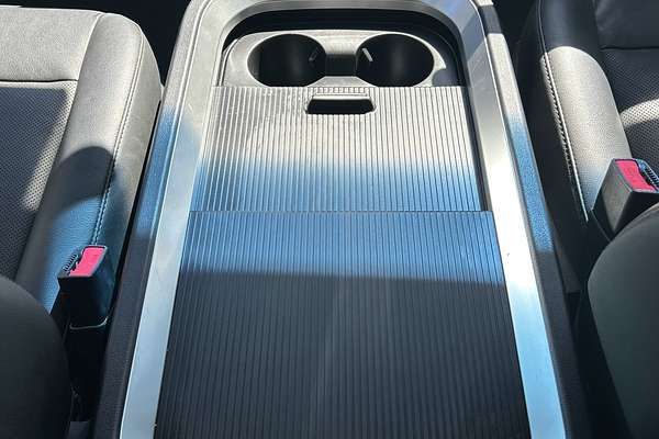 2022 Hyundai STARIA Highlander US4.V1