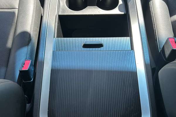 2022 Hyundai STARIA Highlander US4.V1