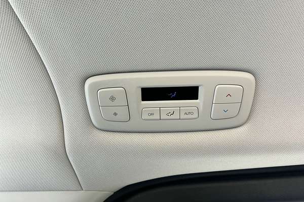 2022 Hyundai STARIA Highlander US4.V1