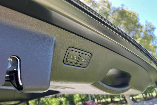 2022 Hyundai STARIA Highlander US4.V1