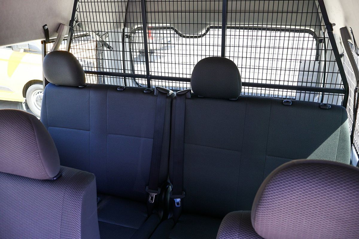 2018 Toyota Hiace Commuter KDH223R ELWB High Roof