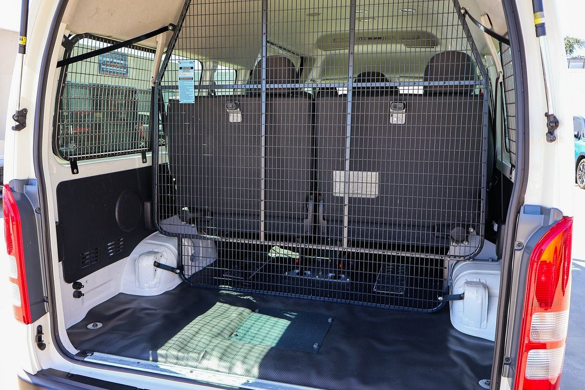 2018 Toyota Hiace Commuter KDH223R ELWB High Roof