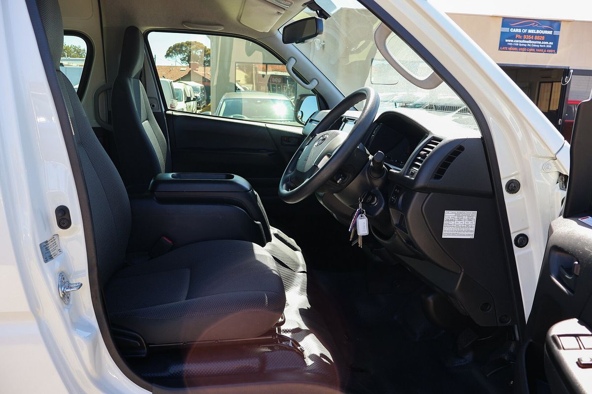 2018 Toyota Hiace Commuter KDH223R ELWB High Roof