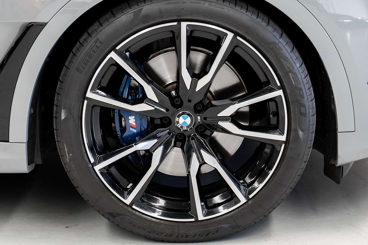 2022 BMW X7 xDrive30d G07