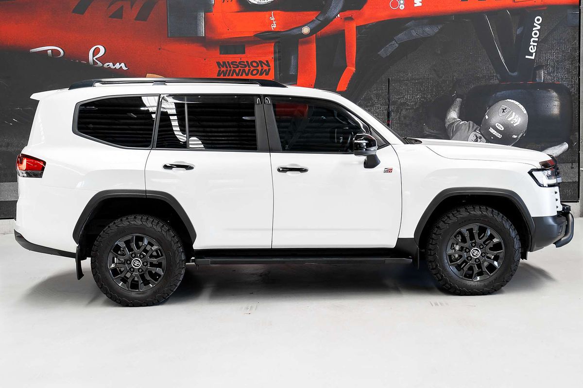 2023 Toyota Landcruiser GR Sport FJA300R