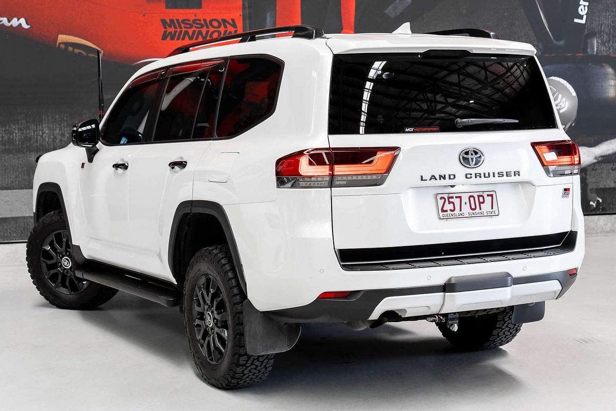 2023 Toyota Landcruiser GR Sport FJA300R
