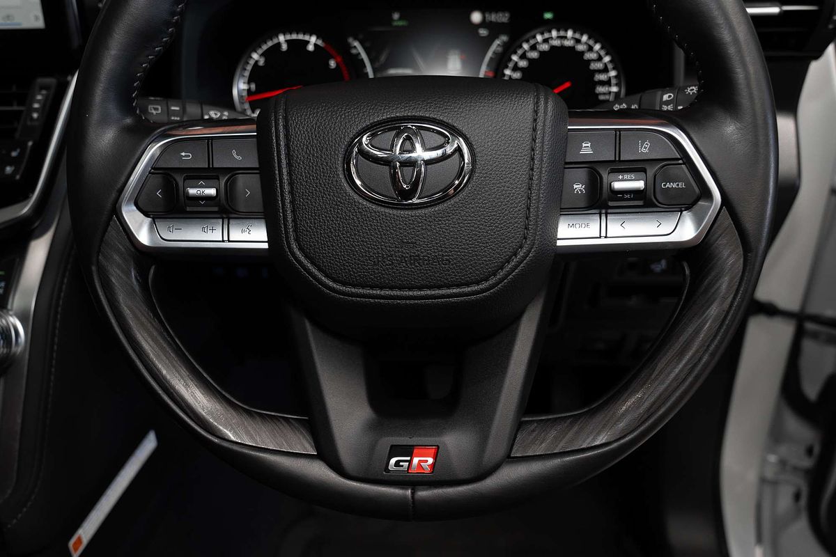 2023 Toyota Landcruiser GR Sport FJA300R