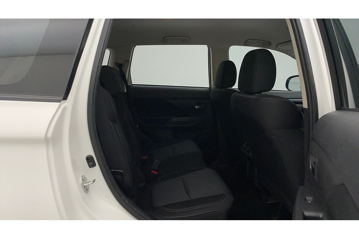 2021 Mitsubishi Outlander ES ZL