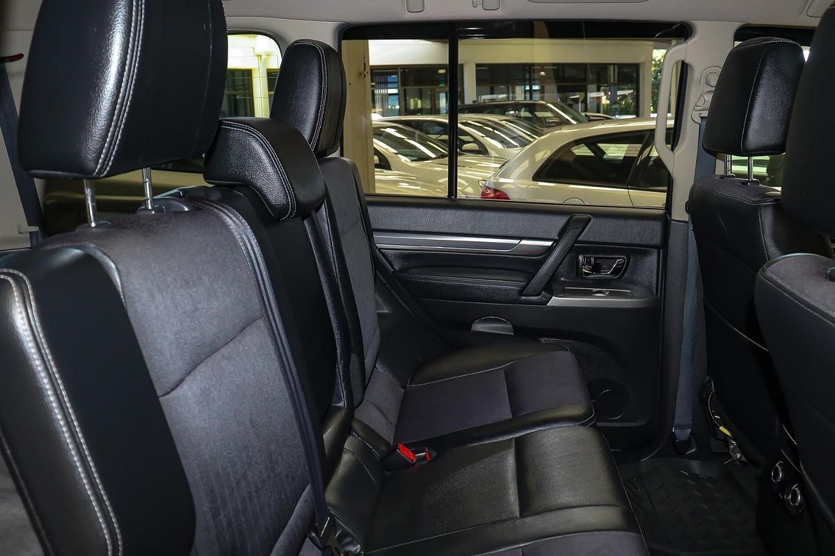 2016 Mitsubishi Pajero GLS NX