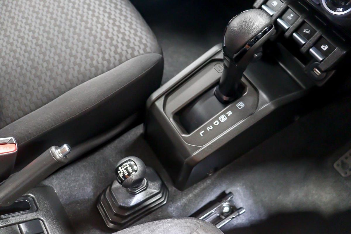 2025 Suzuki Jimny GLX GJ