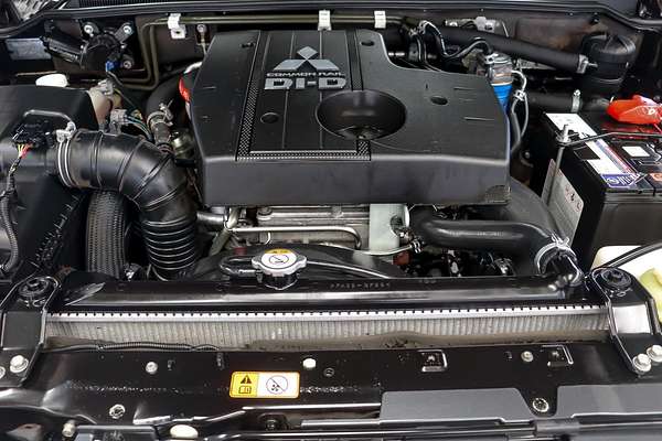 2016 Mitsubishi Pajero GLS NX