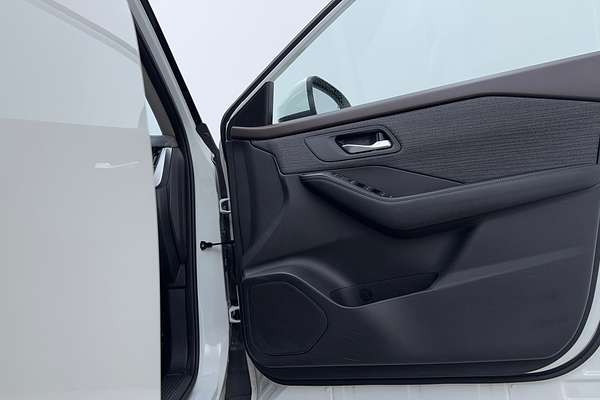 2024 Nissan X-TRAIL ST T33