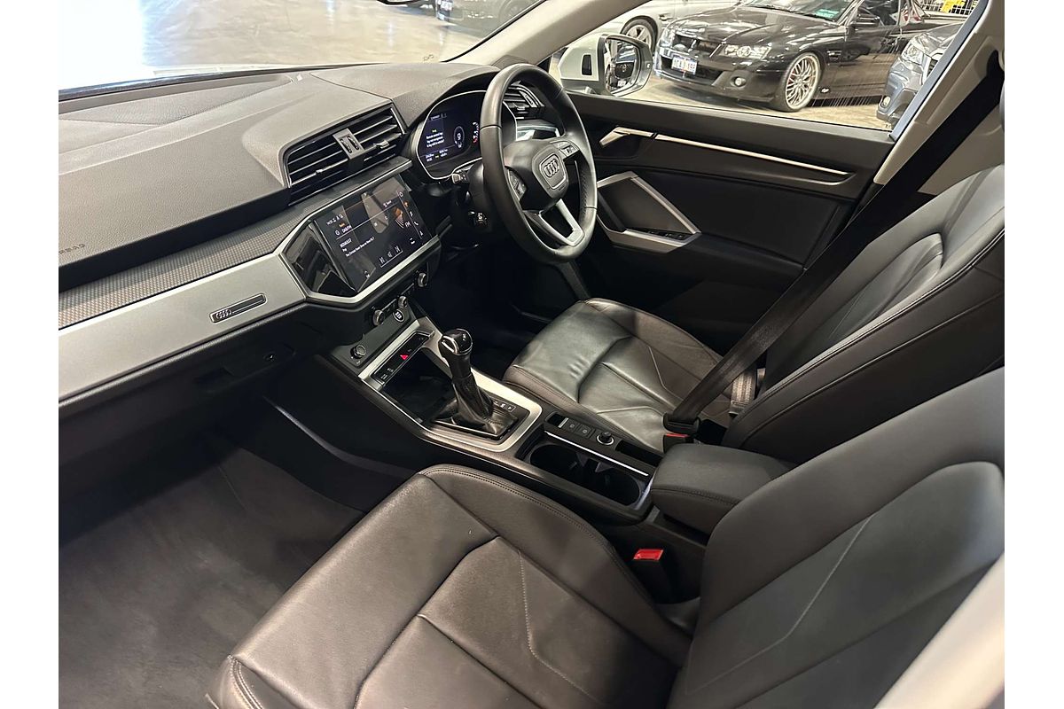 2024 Audi Q3 35 TFSI S line F3