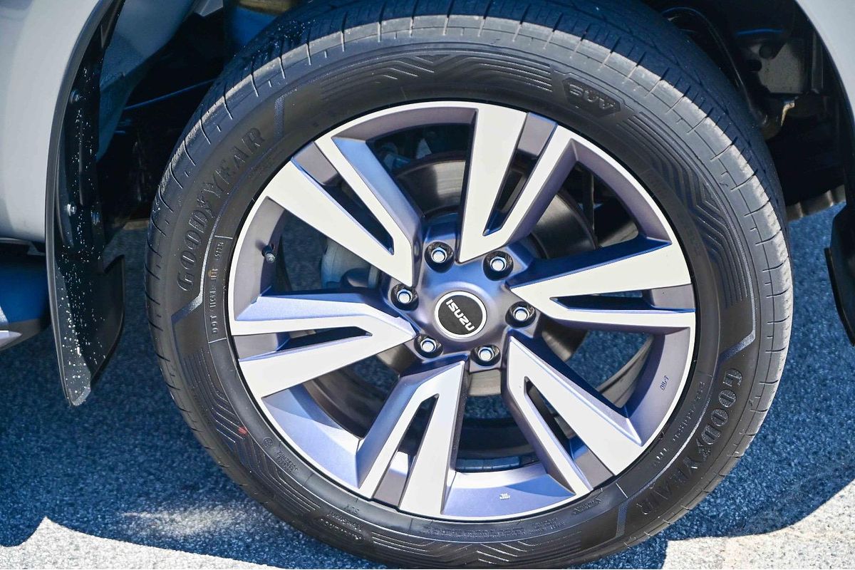 2023 Isuzu MU-X LS-T