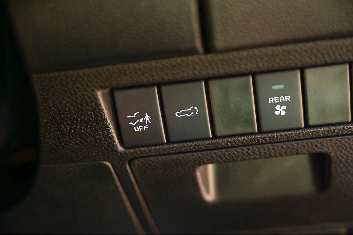 2023 Isuzu MU-X LS-T