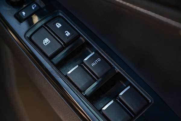 2023 Isuzu MU-X LS-T