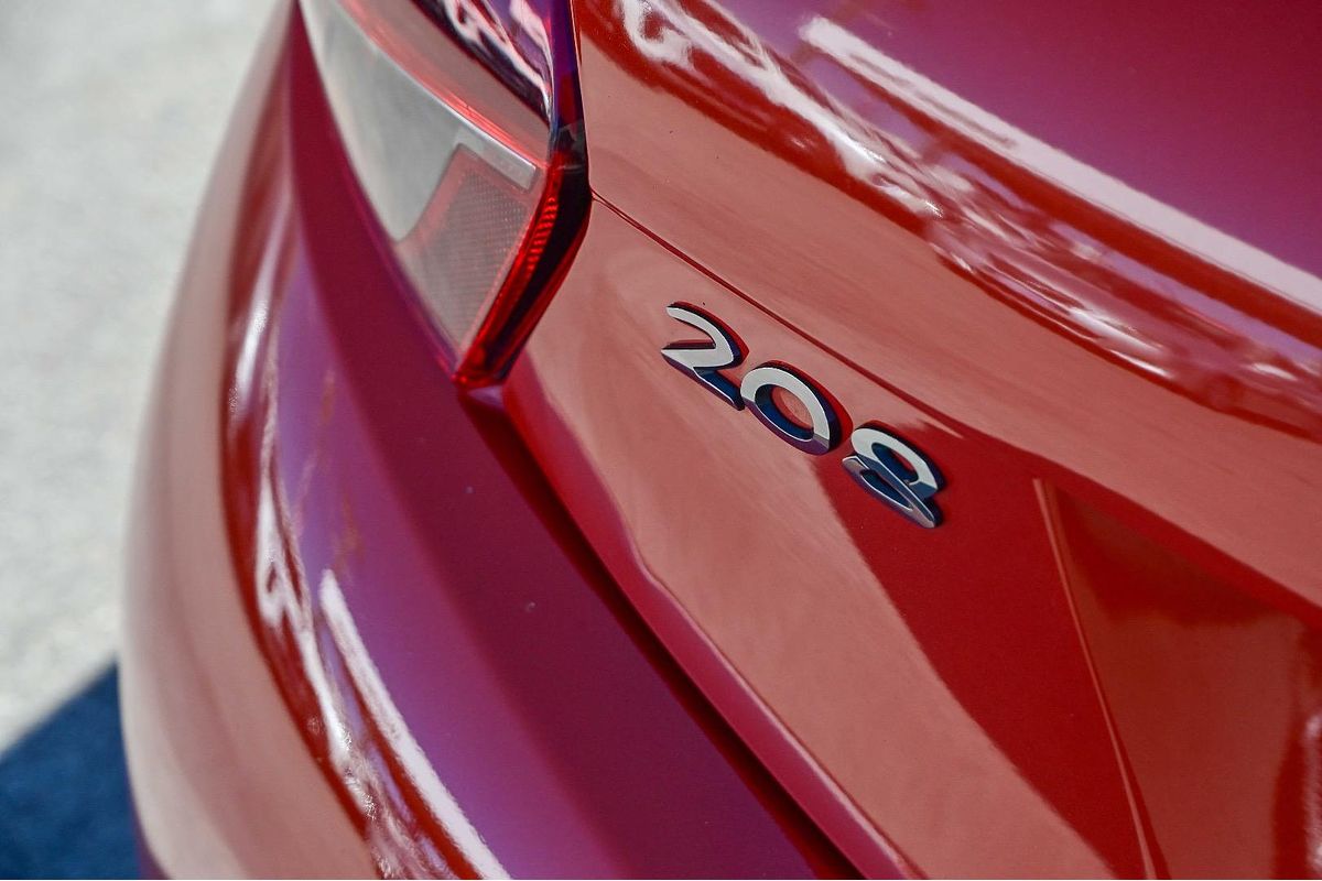 2015 Peugeot 208 Allure A9