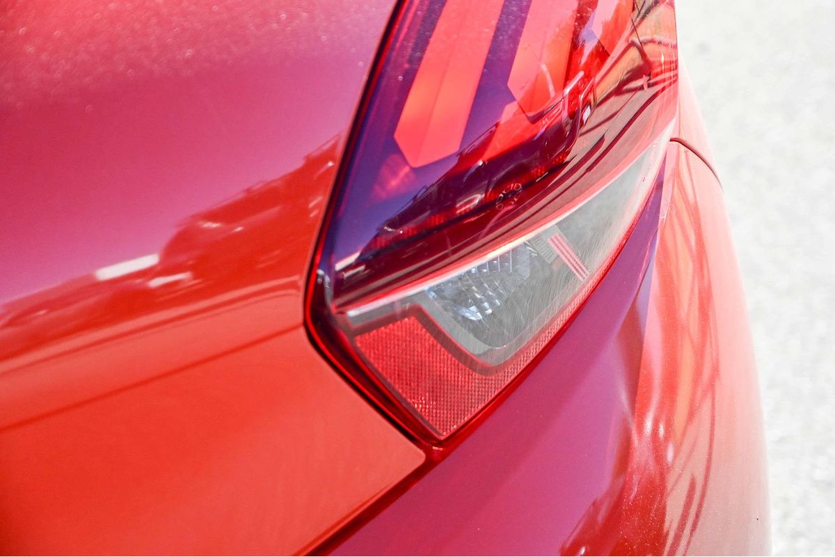 2015 Peugeot 208 Allure A9