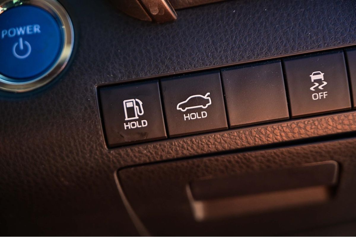 2024 Toyota Camry Ascent AXVH70R