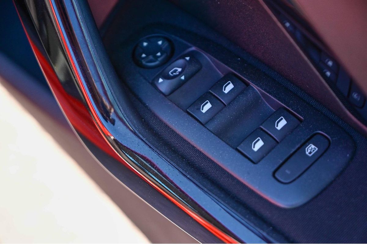 2015 Peugeot 208 Allure A9