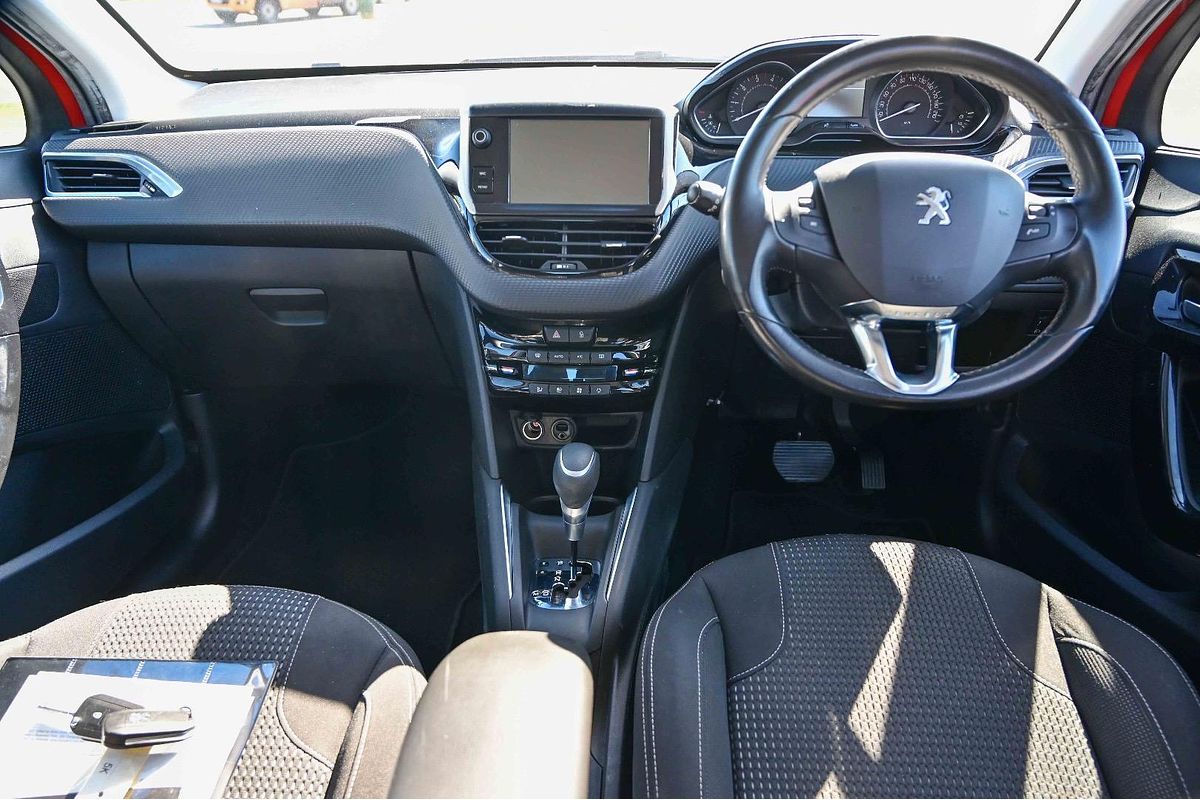 2015 Peugeot 208 Allure A9