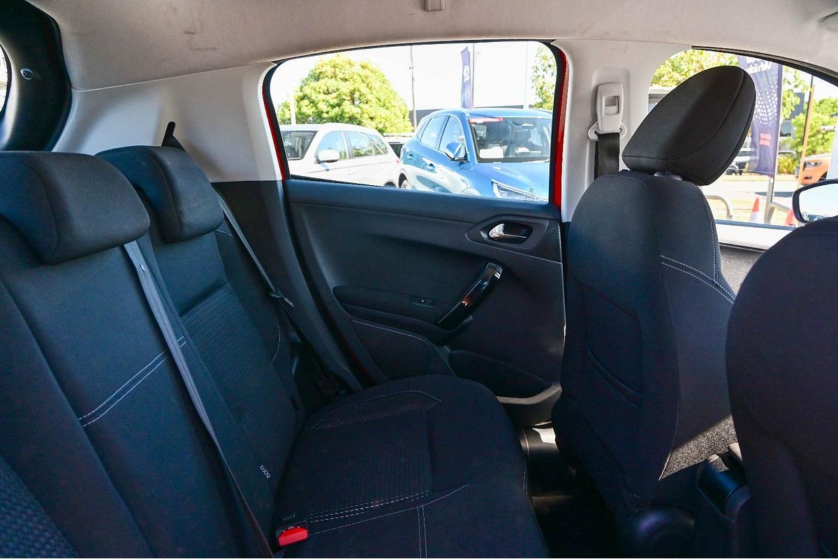 2015 Peugeot 208 Allure A9