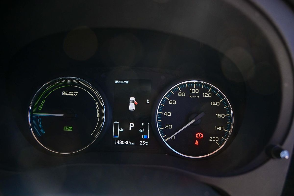 2017 Mitsubishi Outlander PHEV LS ZK