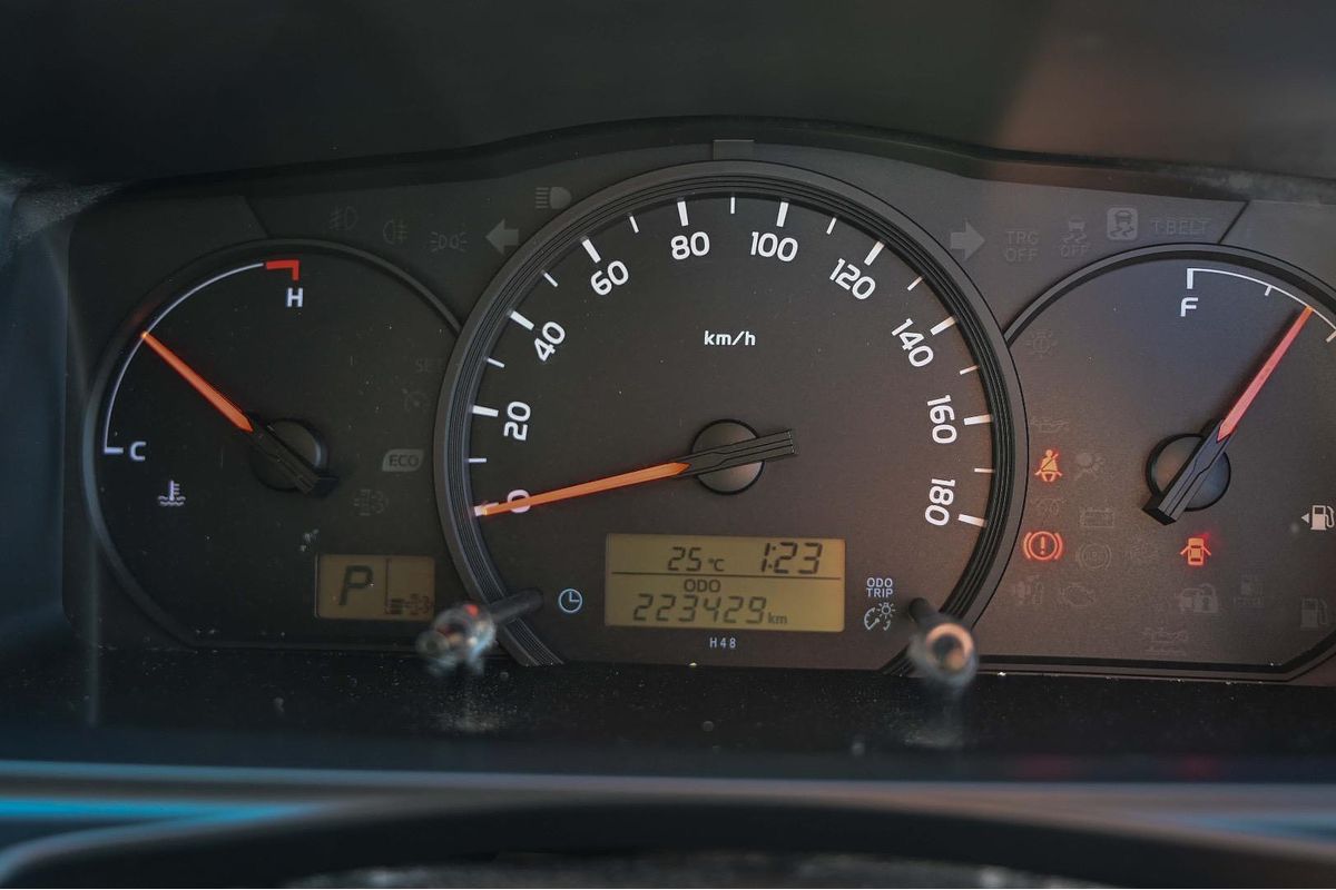 2017 Toyota Hiace KDH221R ELWB High Roof