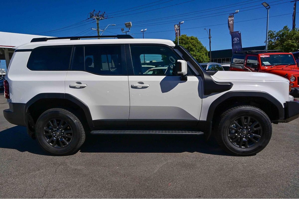 2024 Toyota Landcruiser Prado
