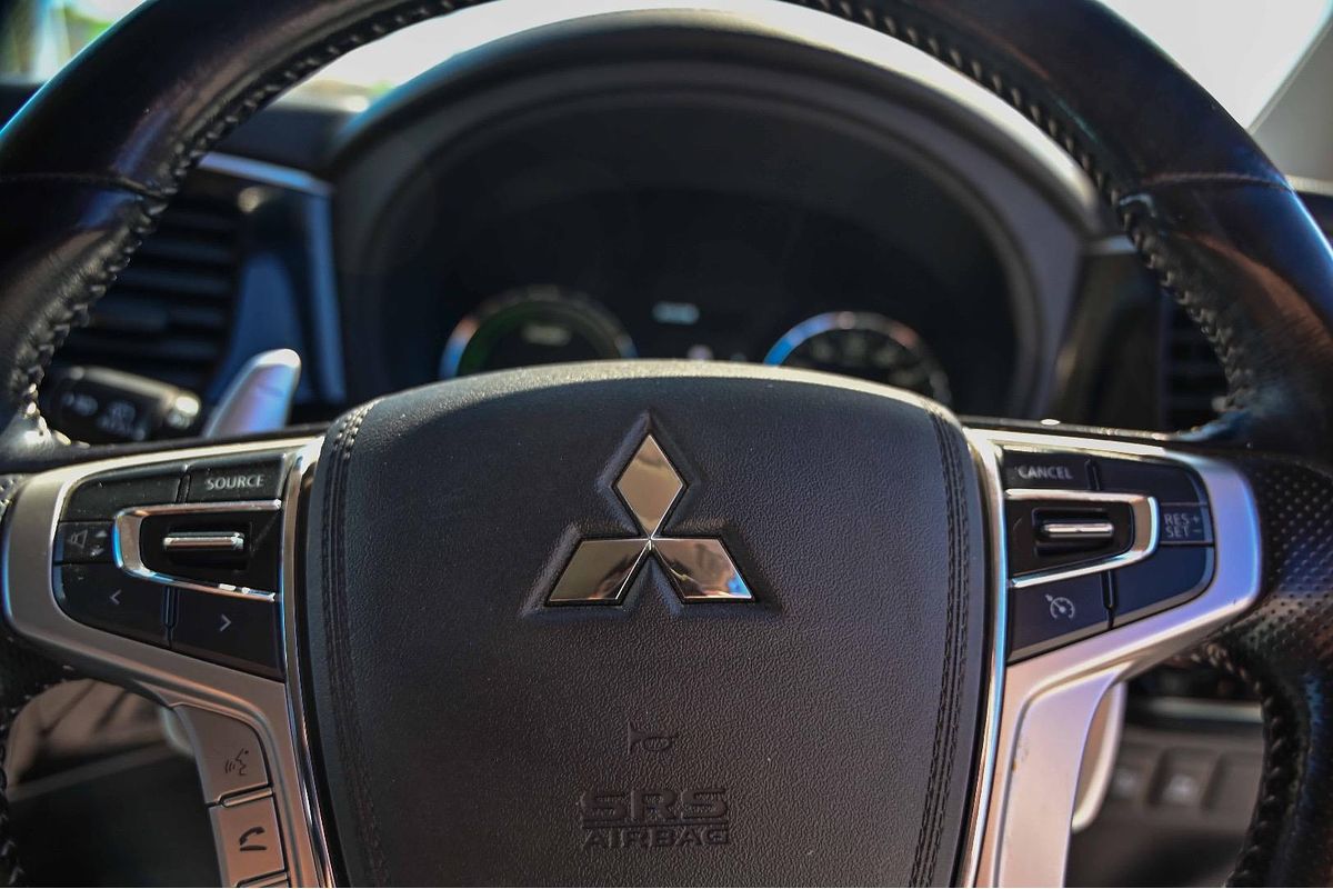 2017 Mitsubishi Outlander PHEV LS ZK