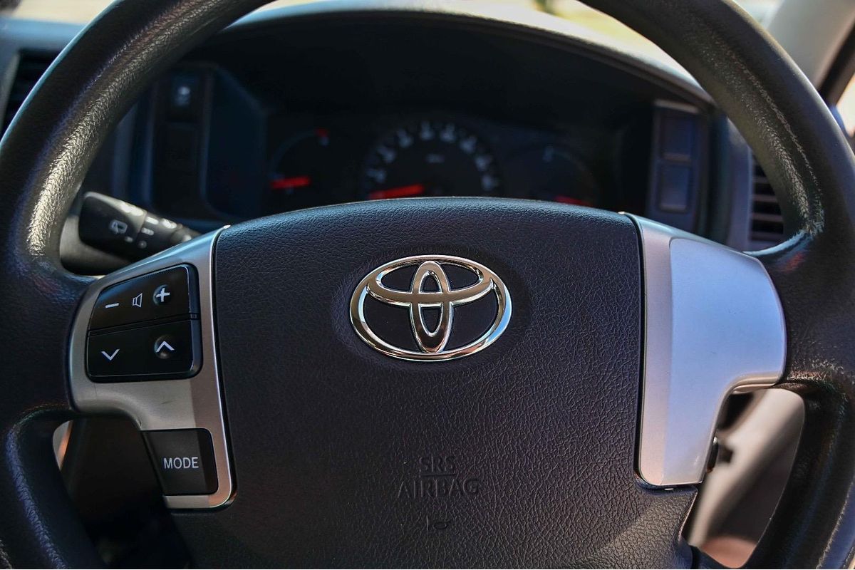 2017 Toyota Hiace KDH221R ELWB High Roof