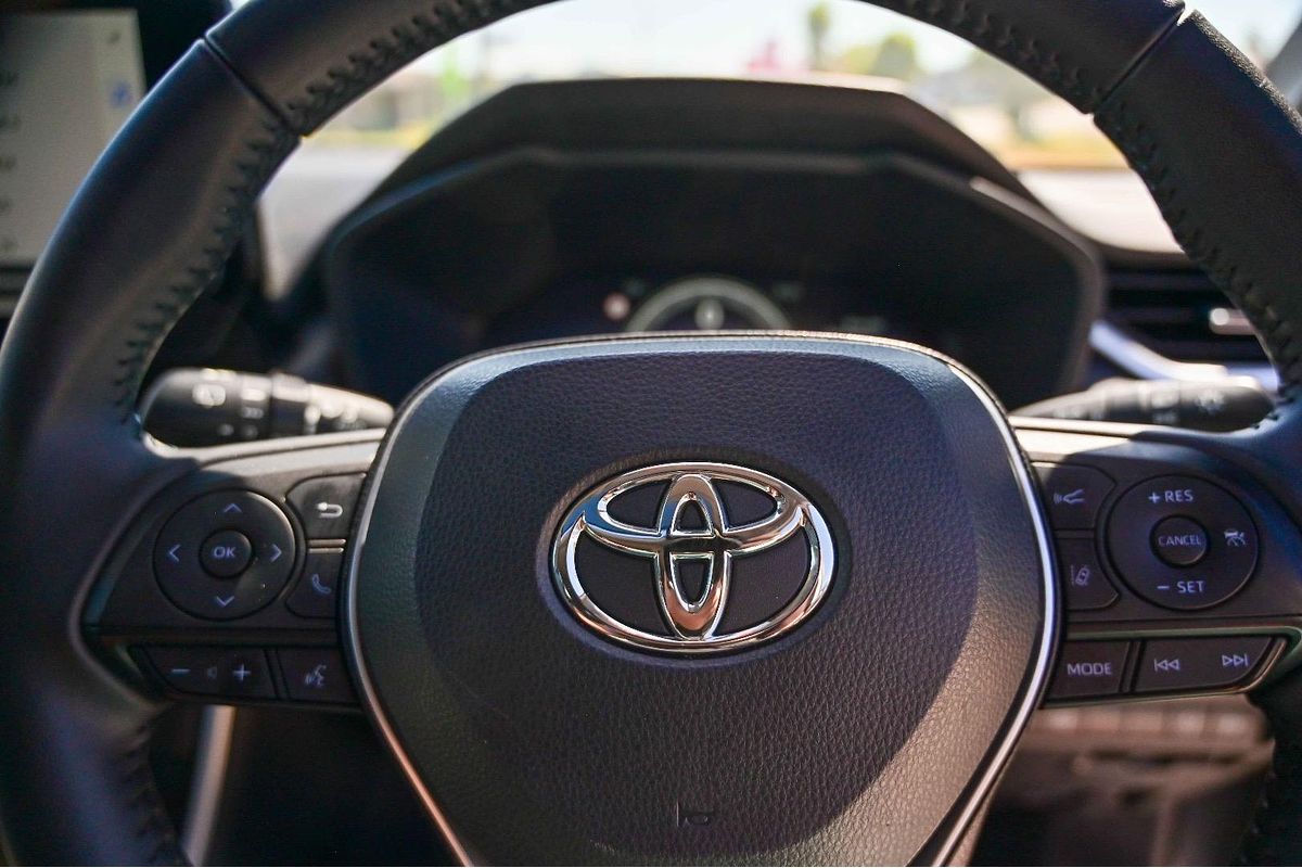 2023 Toyota RAV4 Cruiser AXAH52R