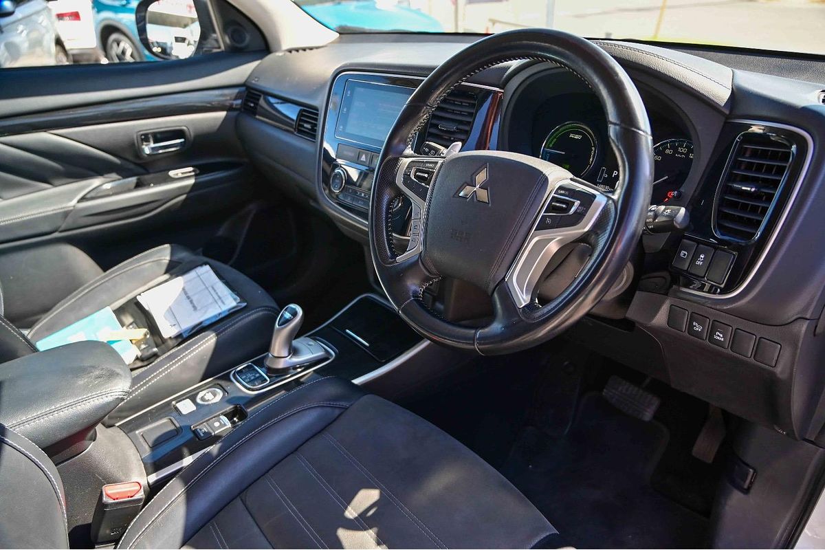 2017 Mitsubishi Outlander PHEV LS ZK