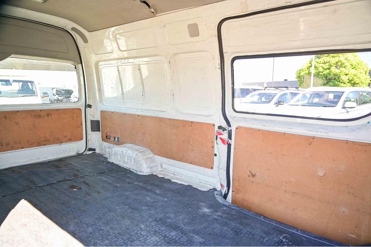 2017 Toyota Hiace KDH221R ELWB High Roof