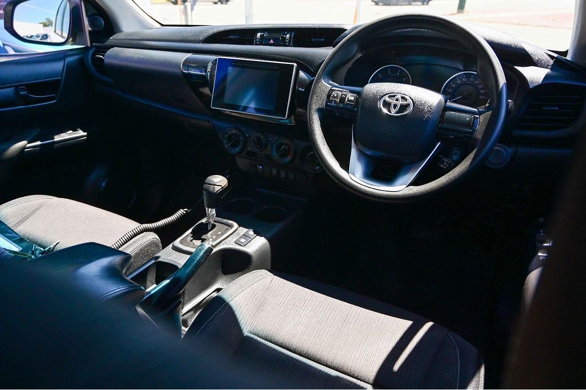 2018 Toyota Hilux SR GUN126R 4X4