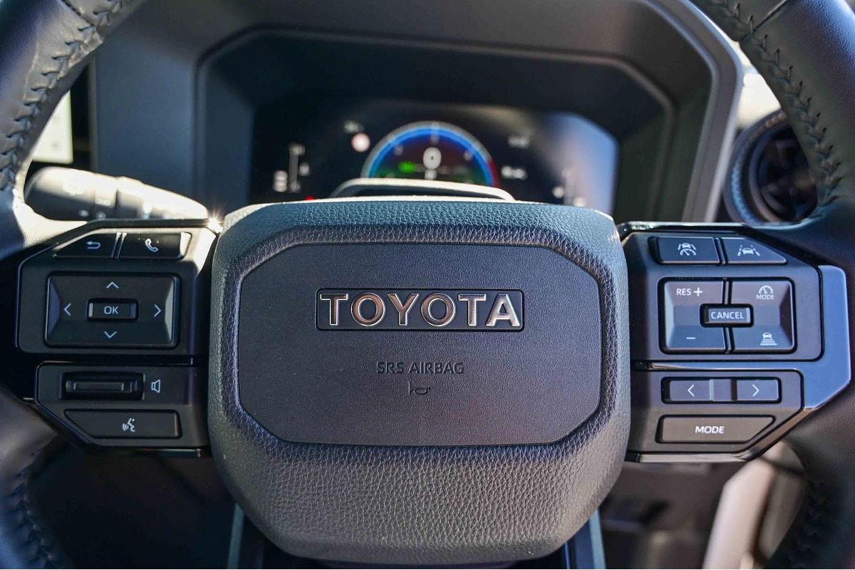 2024 Toyota Landcruiser Prado