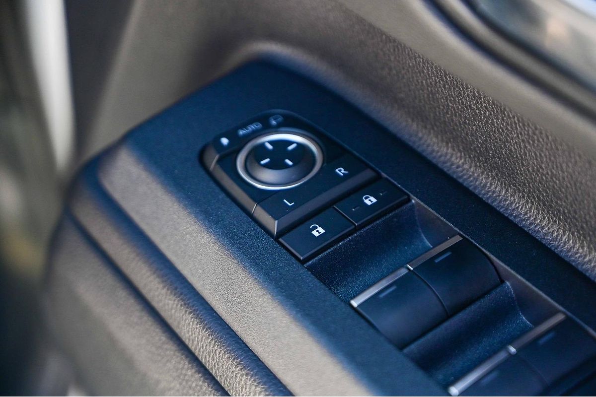 2024 Toyota Landcruiser Prado