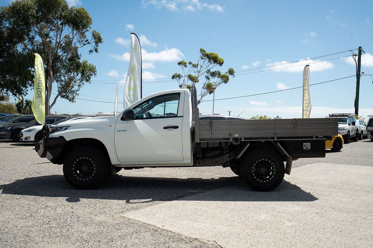 2019 Mitsubishi Triton GLX MR 4X4