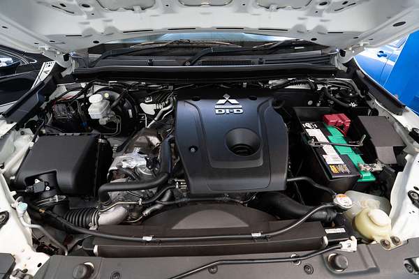 2019 Mitsubishi Triton GLX MR 4X4