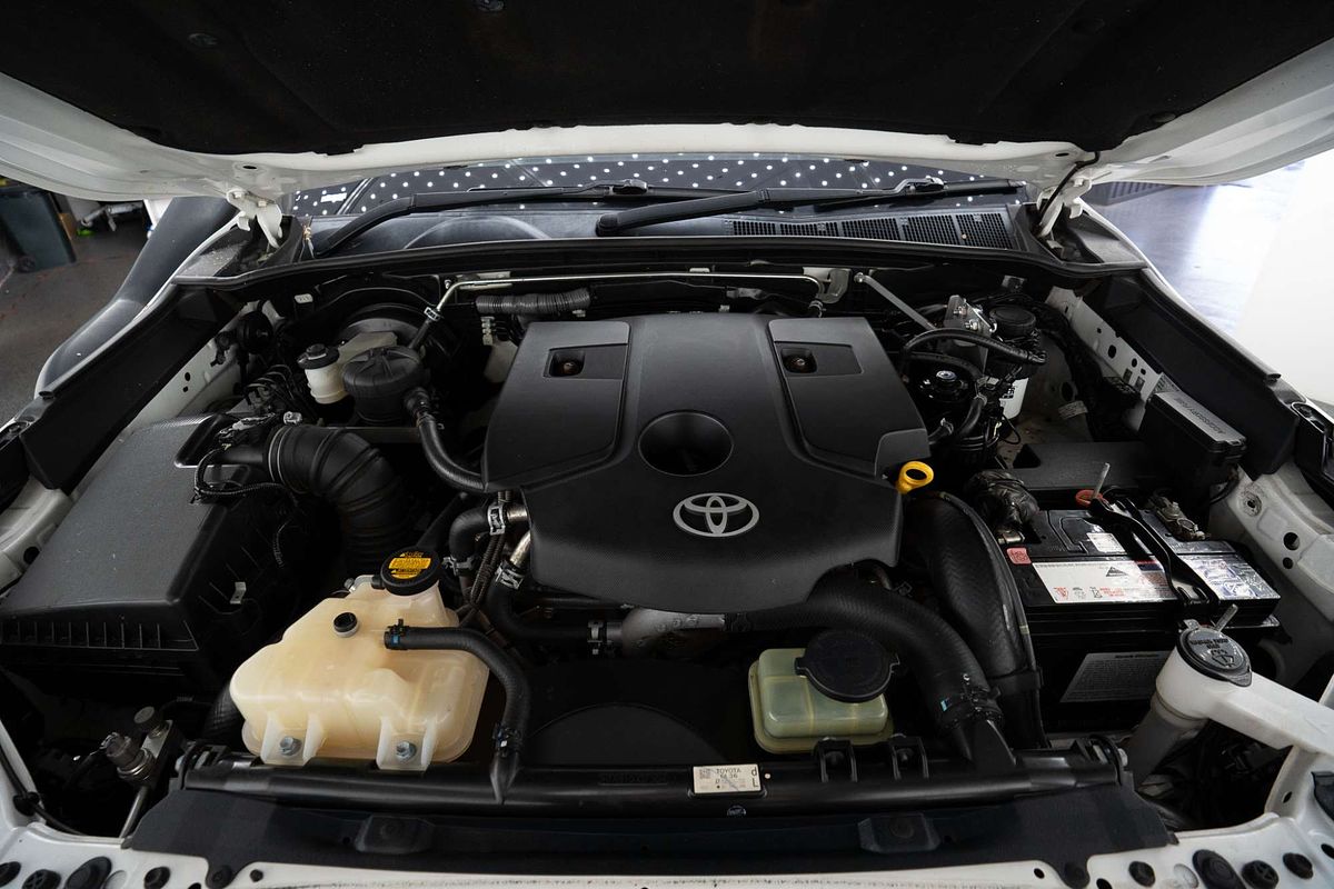 2015 Toyota Hilux SR5 GUN126R 4X4