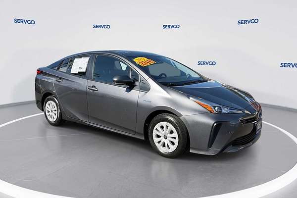 2022 Toyota Prius LE