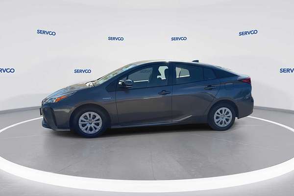 2022 Toyota Prius LE