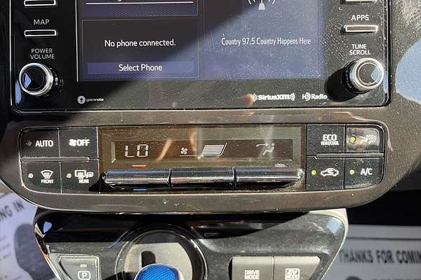 2022 Toyota Prius LE