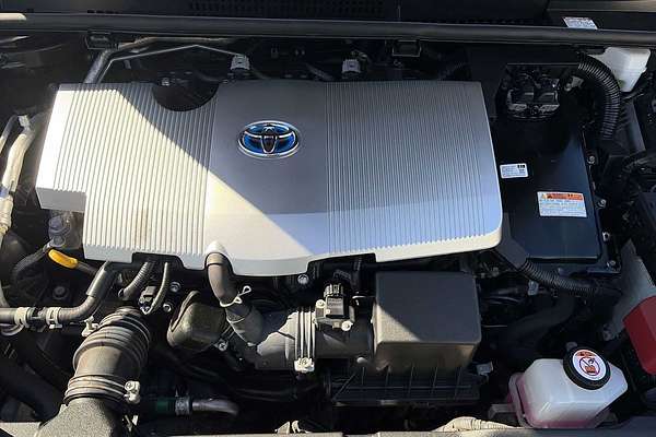 2022 Toyota Prius LE